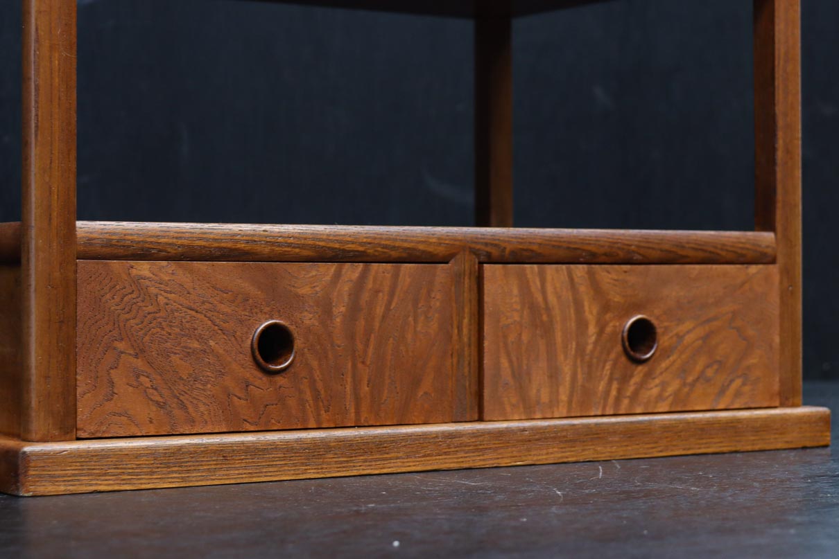 艶やかな風合いに美しい杢目が浮かぶ上品な置台　DC8426