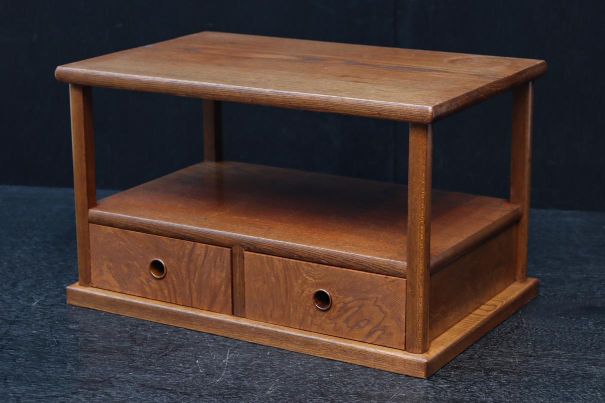 艶やかな風合いに美しい杢目が浮かぶ上品な置台　DC8426