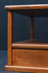 艶やかな風合いに美しい杢目が浮かぶ上品な置台　DC8426