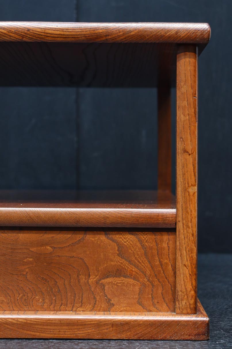 艶やかな風合いに美しい杢目が浮かぶ上品な置台　DC8426