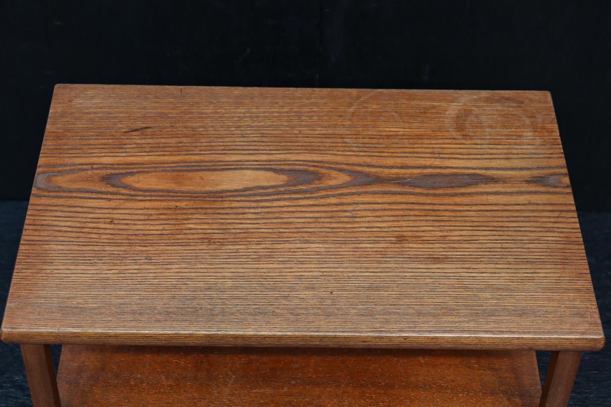 艶やかな風合いに美しい杢目が浮かぶ上品な置台　DC8426