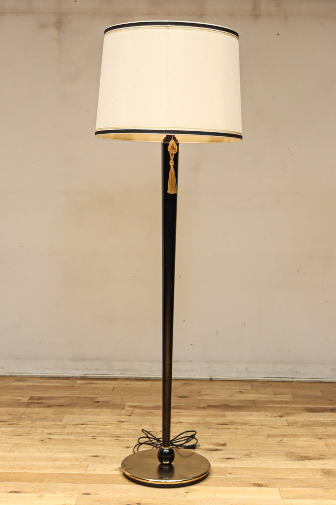 高さ1510ミリ!! モダンな笠が素敵な大型スタンドライト　DC8433