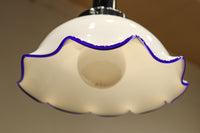 ブルーの縁取りをしたフリルが可愛い深型の電笠　D8443