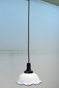 ブルーの縁取りをしたフリルが可愛い深型の電笠　D8443