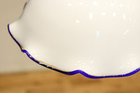 ブルーの縁取りをしたフリルが可愛い深型の電笠　D8443