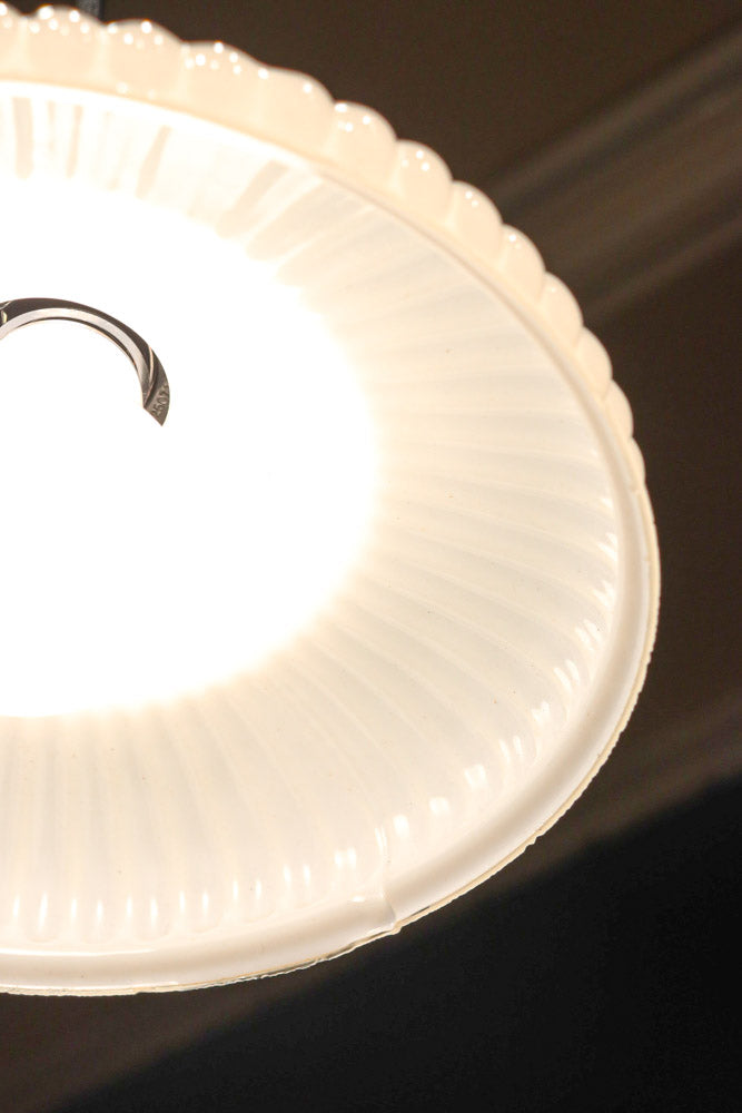 和の趣きあるプレスガラス電笠　DC8447