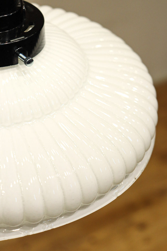 和の趣きあるプレスガラス電笠　DC8447