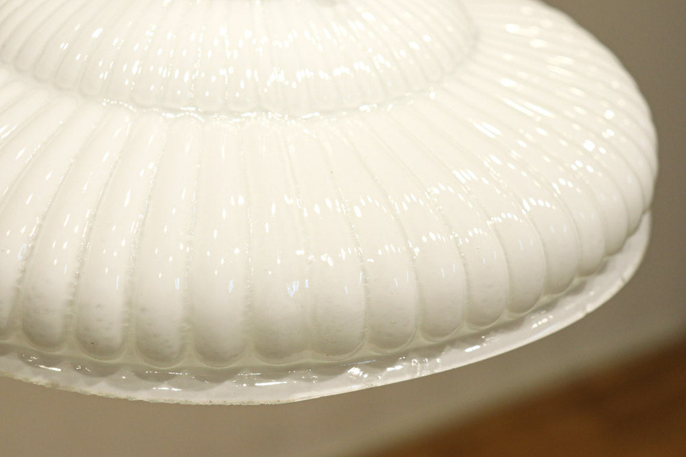 和の趣きあるプレスガラス電笠　DC8447