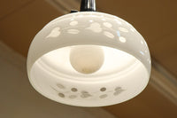 可愛らしい葉柄の透かし模様で風情ある電笠　DC8448