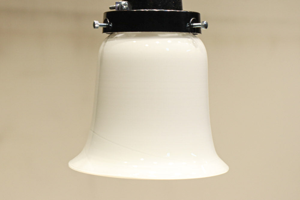 味わいある風合いで温かみのある小さな電笠　DC8449