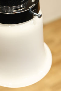 味わいある風合いで温かみのある小さな電笠　DC8449