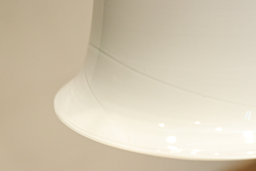 味わいある風合いで温かみのある小さな電笠　DC8449