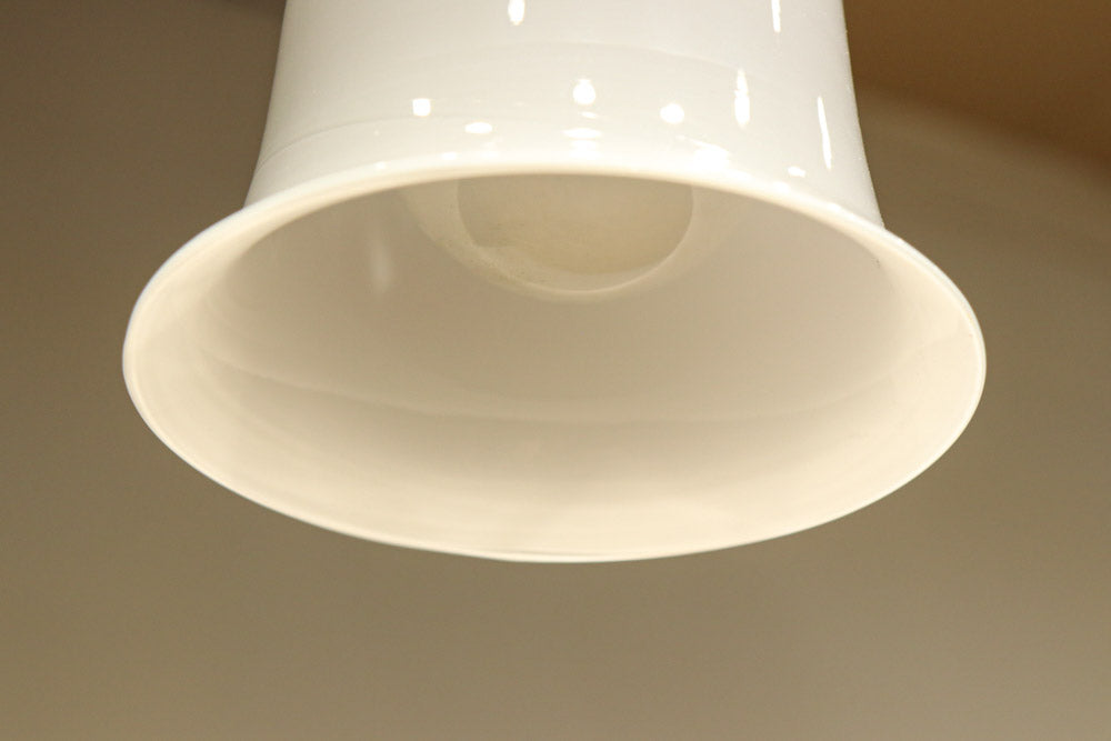 味わいある風合いで温かみのある小さな電笠　DC8449