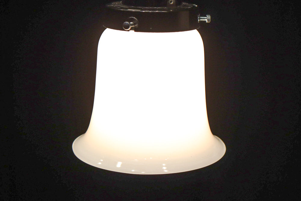 味わいある風合いで温かみのある小さな電笠　DC8449