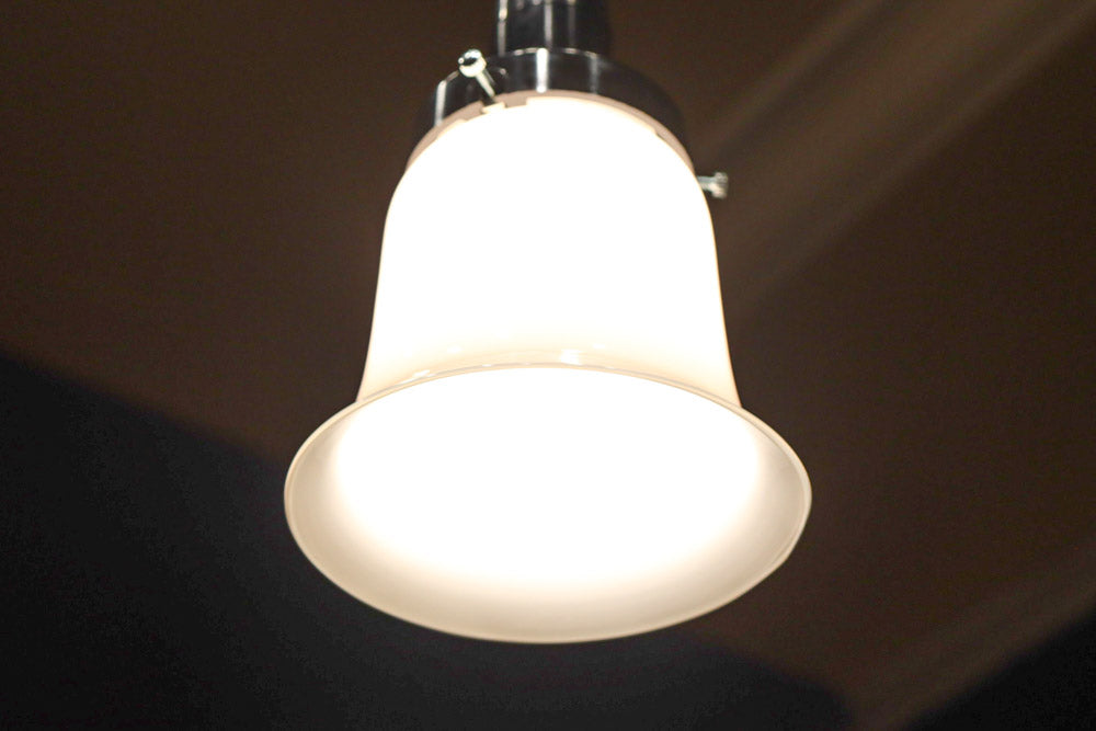 味わいある風合いで温かみのある小さな電笠　DC8449