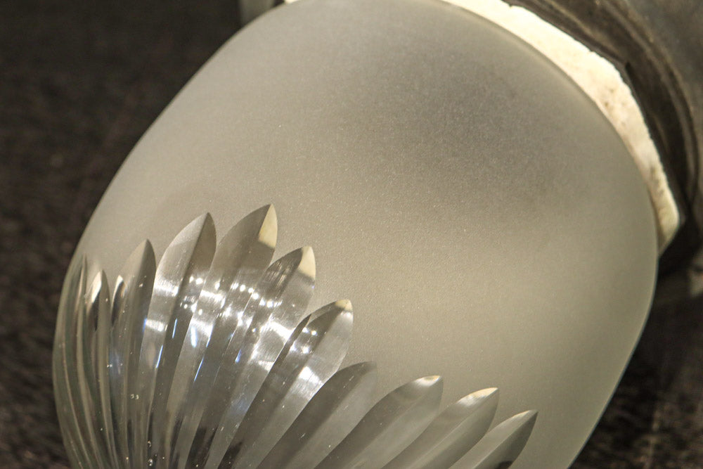 シャープな切子模様でレトロな雰囲気の天井直付け灯カバー　DC8453