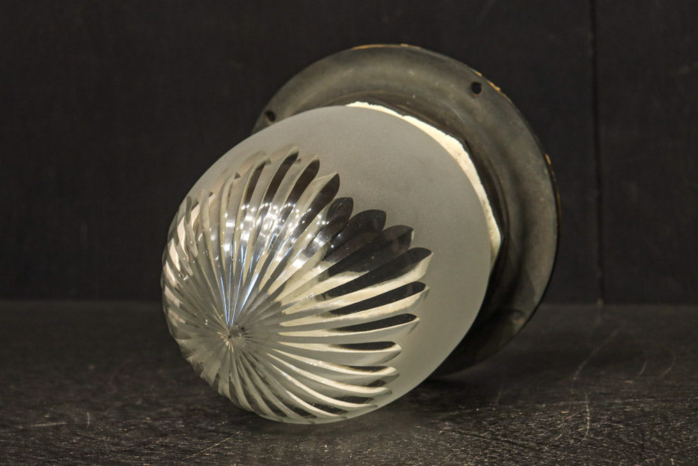 シャープな切子模様でレトロな雰囲気の天井直付け灯カバー　DC8453