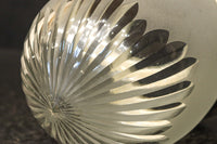 シャープな切子模様でレトロな雰囲気の天井直付け灯カバー　DC8453