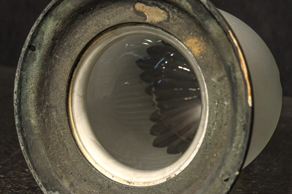 シャープな切子模様でレトロな雰囲気の天井直付け灯カバー　DC8453