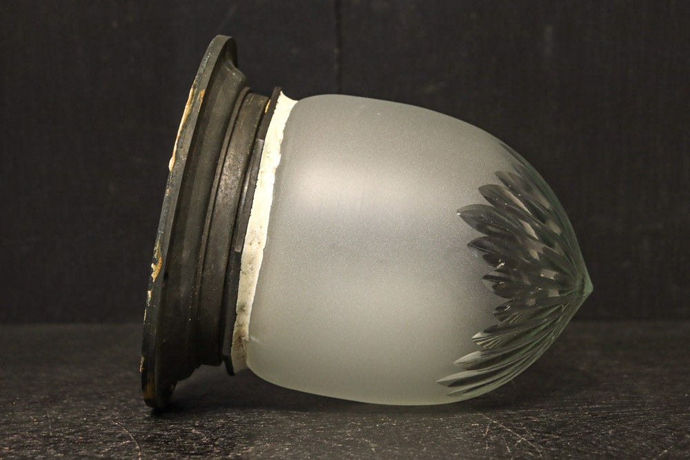 シャープな切子模様でレトロな雰囲気の天井直付け灯カバー　DC8453