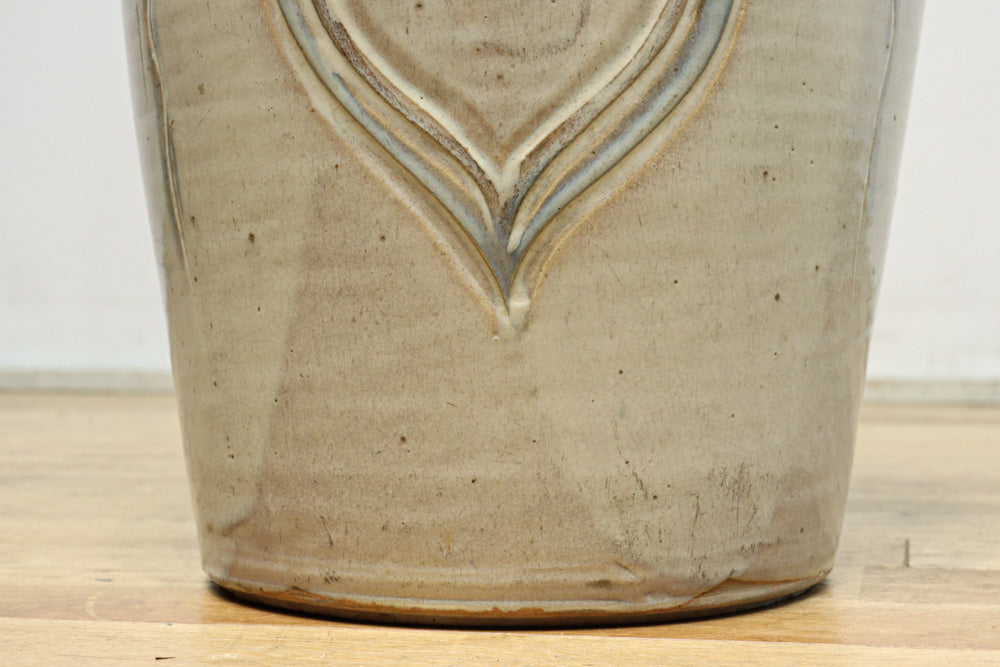 淡い色彩が上品な陶器製の傘立て DC8454 – 古福庵 [ KOFUKUAN