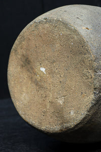 時代を重ねた自然の趣きある壺　DC8458