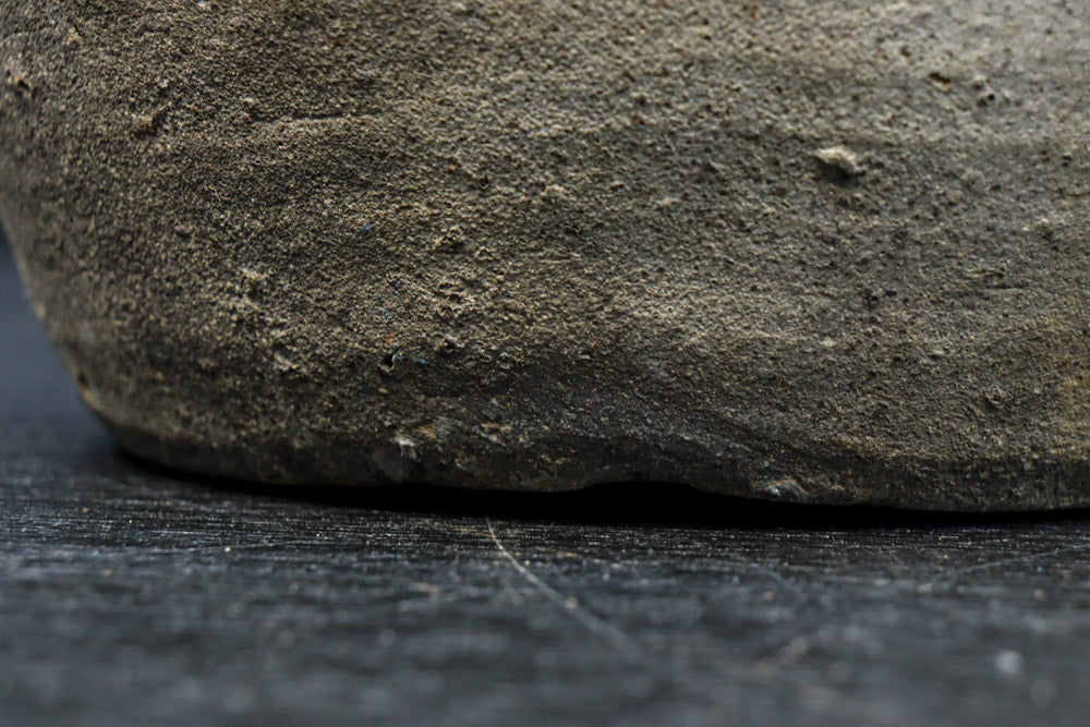 時代を重ねた自然の趣きある壺　DC8458