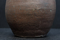 朴訥な風合いが味わいある壺　DC8459