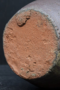 朴訥な風合いが味わいある壺　DC8459