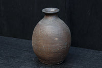 朴訥な風合いが味わいある壺　DC8459