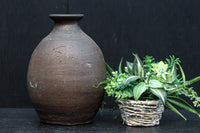 朴訥な風合いが味わいある壺　DC8459