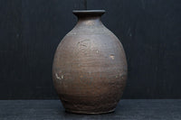 朴訥な風合いが味わいある壺　DC8459