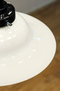 麦わら帽子を思わせる風情溢れる電笠　DC8470