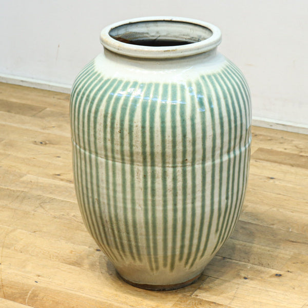 縦ストライプ柄で和の趣きある信楽焼の大きな壺 DC8477 – 古福庵