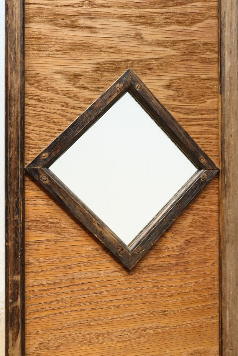 古色の色づきが味わいあるガラス入り二つ折り衝立　DC8479