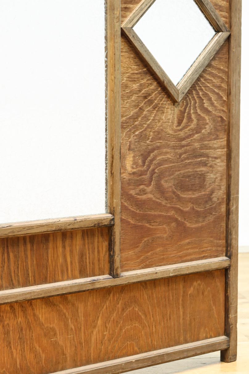 古色の色づきが味わいあるガラス入り二つ折り衝立　DC8479