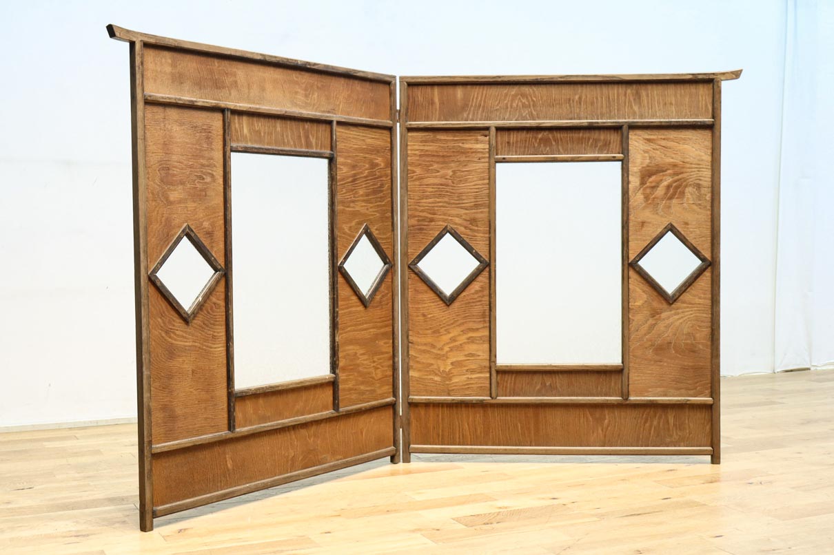 古色の色づきが味わいあるガラス入り二つ折り衝立　DC8479