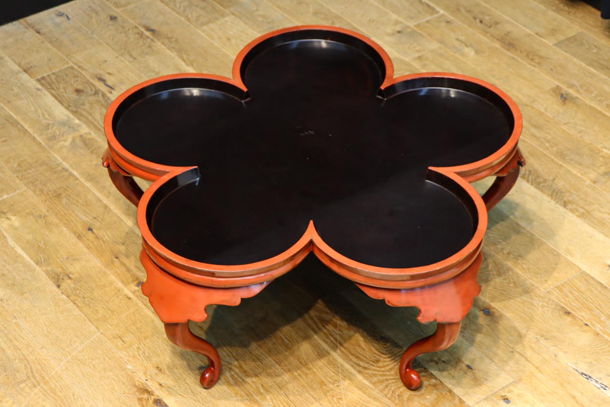 珍品!! 漆の味わいが素敵な花型の大きなお膳　DC8481