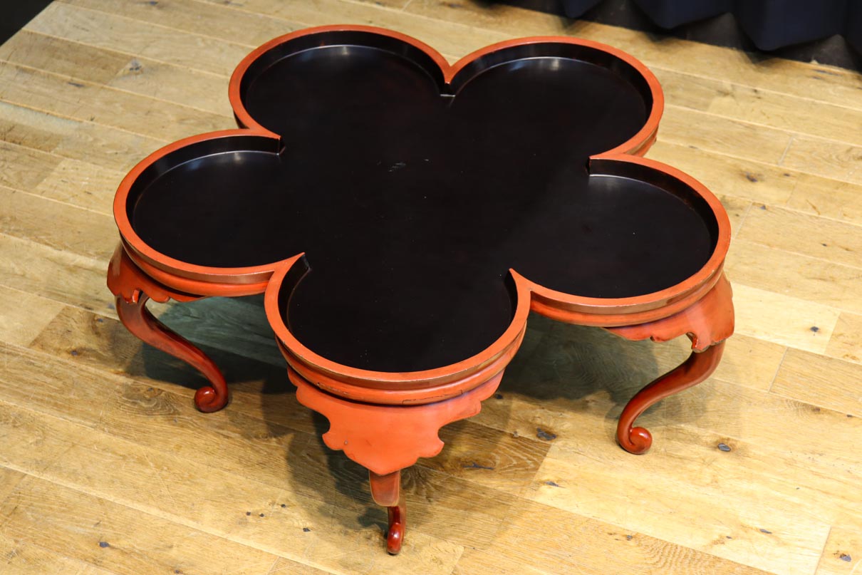 珍品!! 漆の味わいが素敵な花型の大きなお膳　DC8481