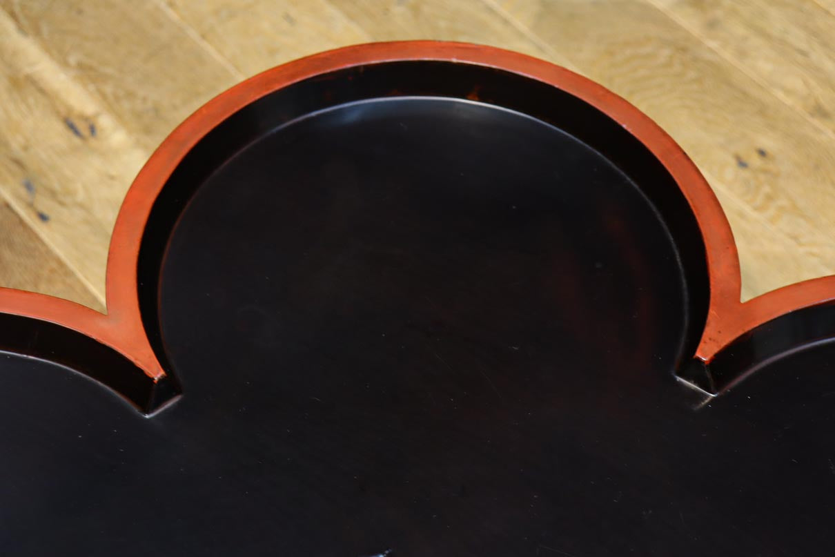 珍品!! 漆の味わいが素敵な花型の大きなお膳　DC8481