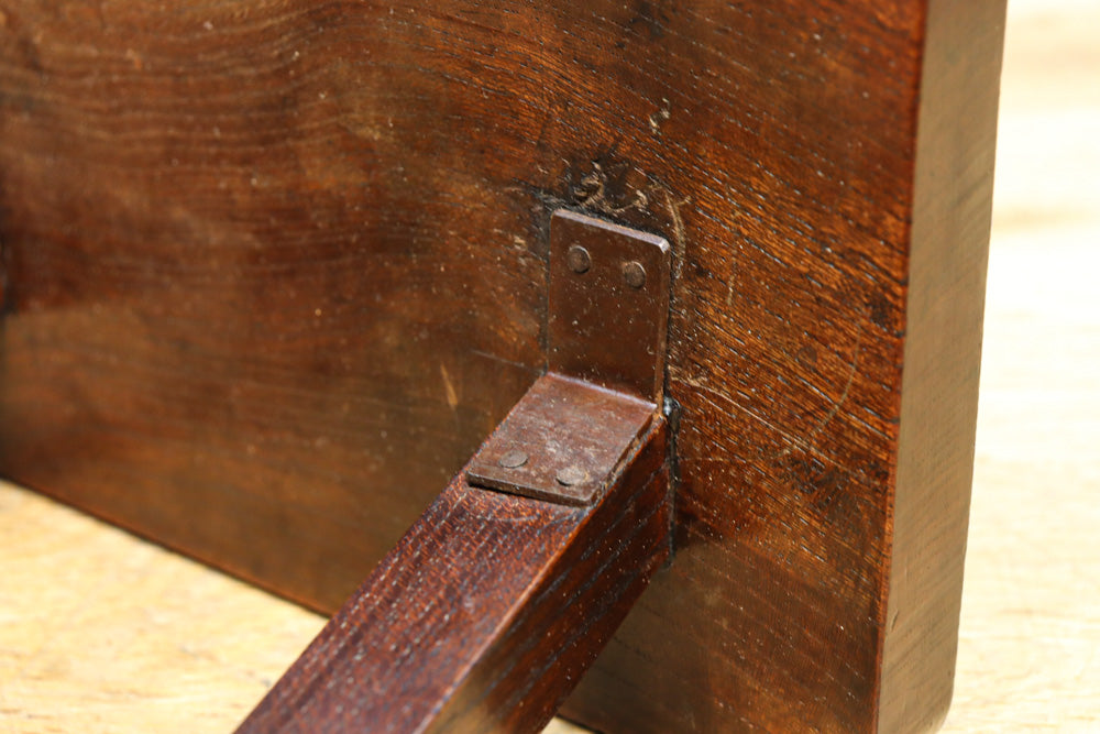 やぐら組作りの味わいある小振りな踏み台　DC8483