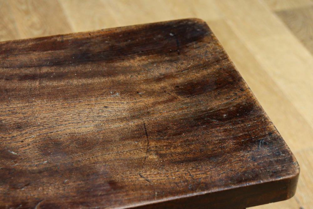 やぐら組作りの味わいある小振りな踏み台　DC8483