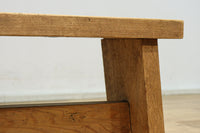 小振りサイズの重厚感ある踏み台　DC8484