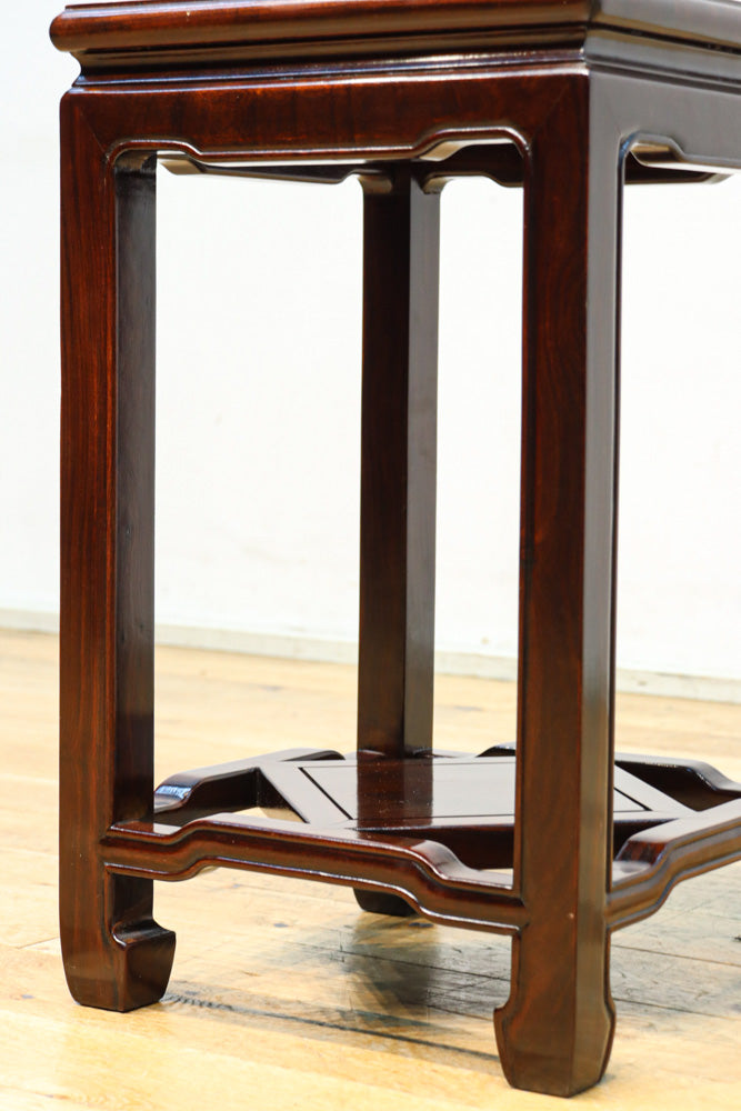 艶やかな色味に上質感漂う小さな花台　DC8485