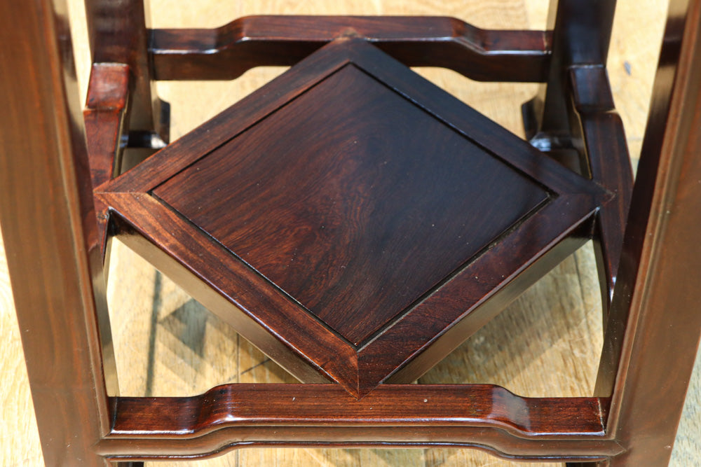 艶やかな色味に上質感漂う小さな花台　DC8485