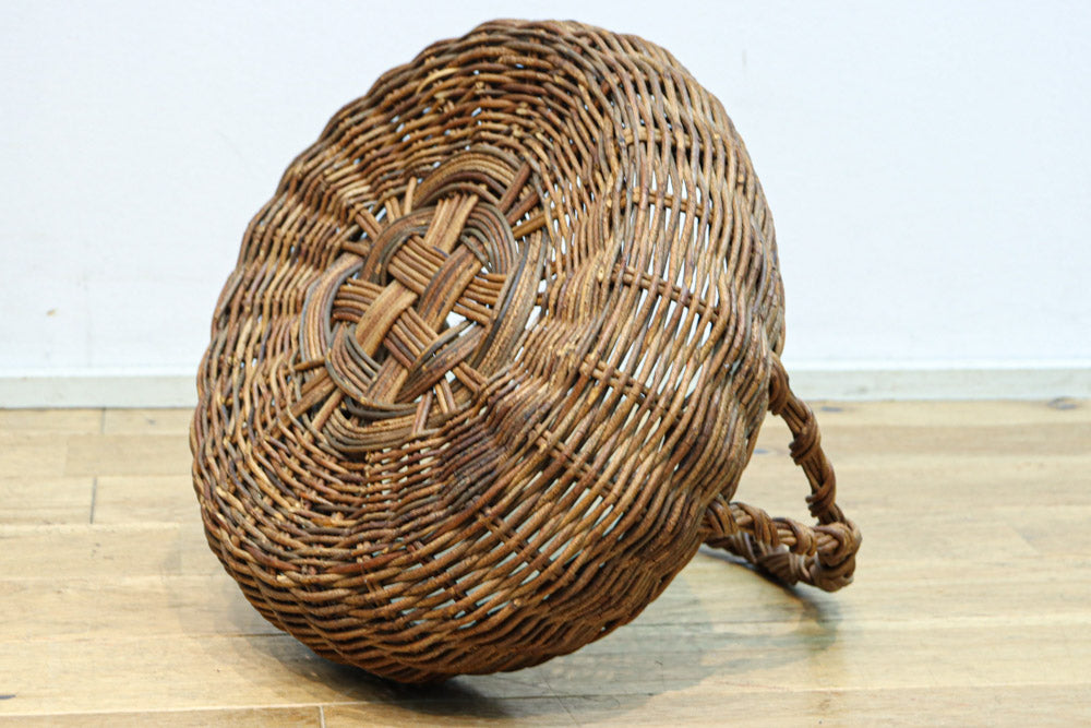 空間を上品に飾り立ててくれる花カゴ　DC8489