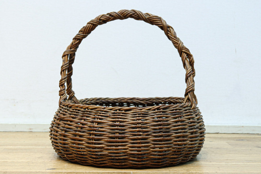 空間を上品に飾り立ててくれる花カゴ　DC8489