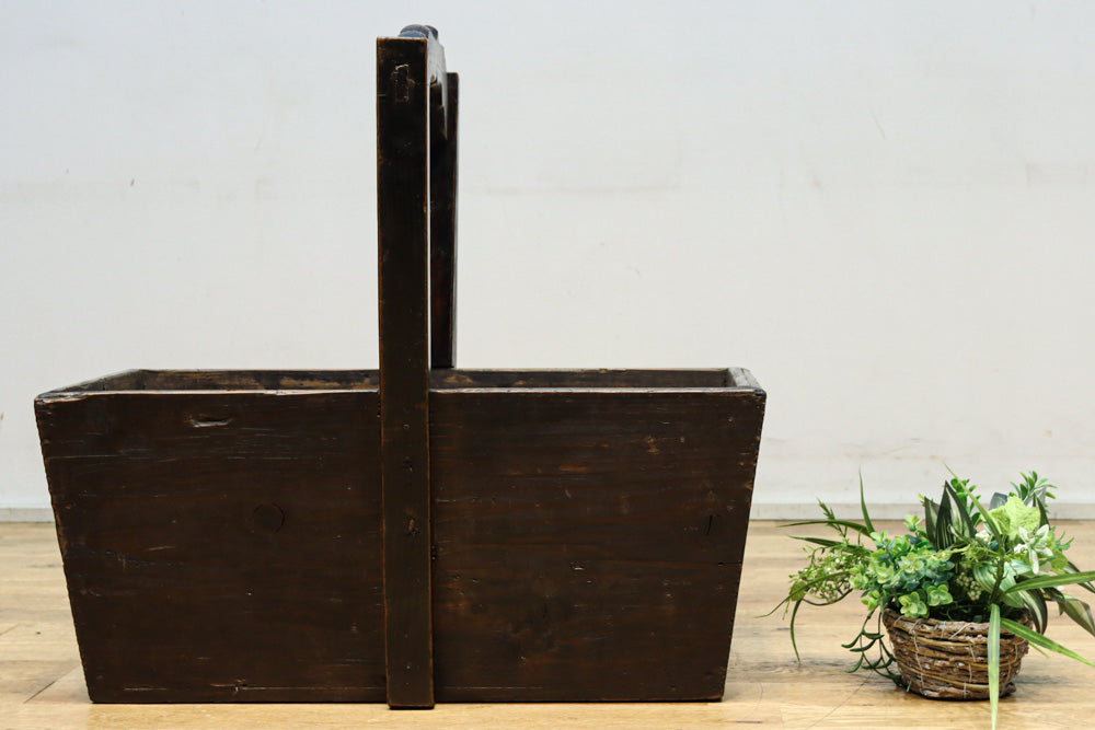 特大サイズ!! 可愛らしい持ち手の使い馴染んだ味わいのある炭入れ　DC8495