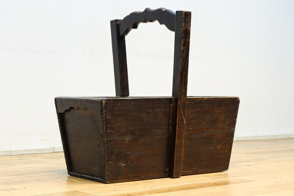 特大サイズ!! 可愛らしい持ち手の使い馴染んだ味わいのある炭入れ　DC8495