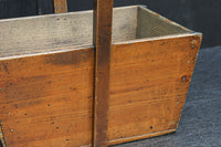 古色の色合いで風格漂う炭入れ　DC8496